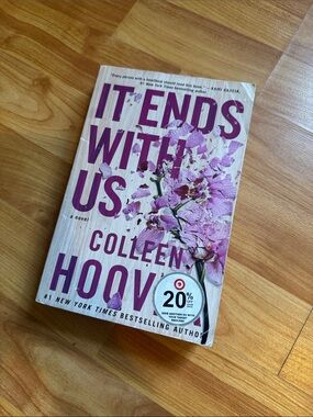 It ends with‎ us Colleen Hoover 2 book novel used condition